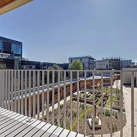Large Modern With Rooftop Montreuil (Seine-Saint-Denis)
