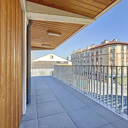 Apartment Large Modern With Rooftop *