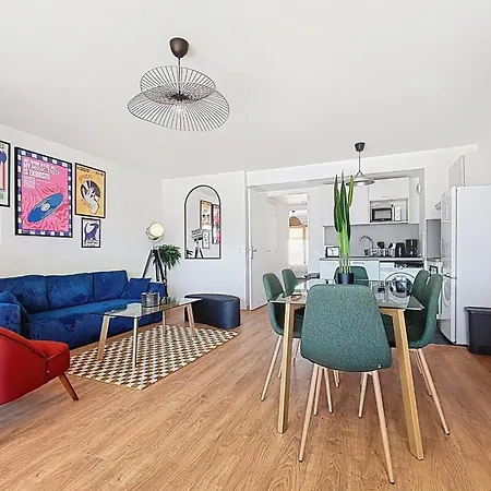 Apartment Large Modern With Rooftop *